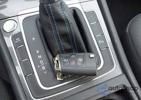 2016 Volkswagen E-Golf Sel Premium from USA, damaged, VIN WVWPP7AU4GW911296